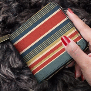 DailyObjects Women’s Vegan Leather Zip Wallet